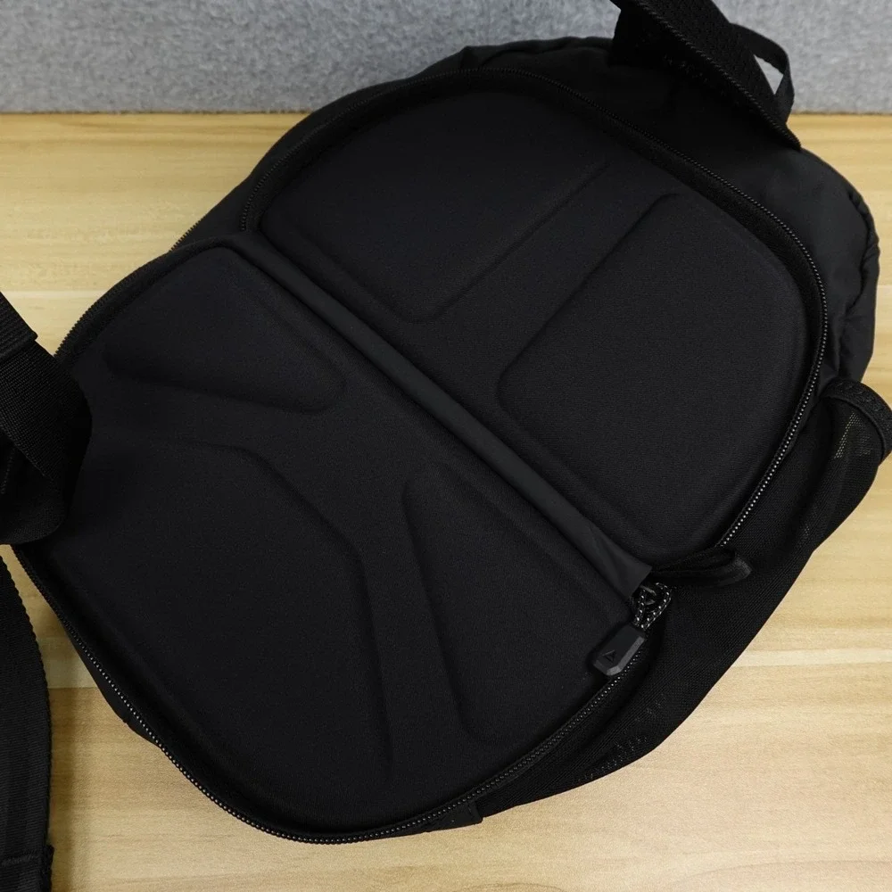 NOMATIC Navigator Collapsible Sling 6L Crossbody Bag Traveling, Biking, Running